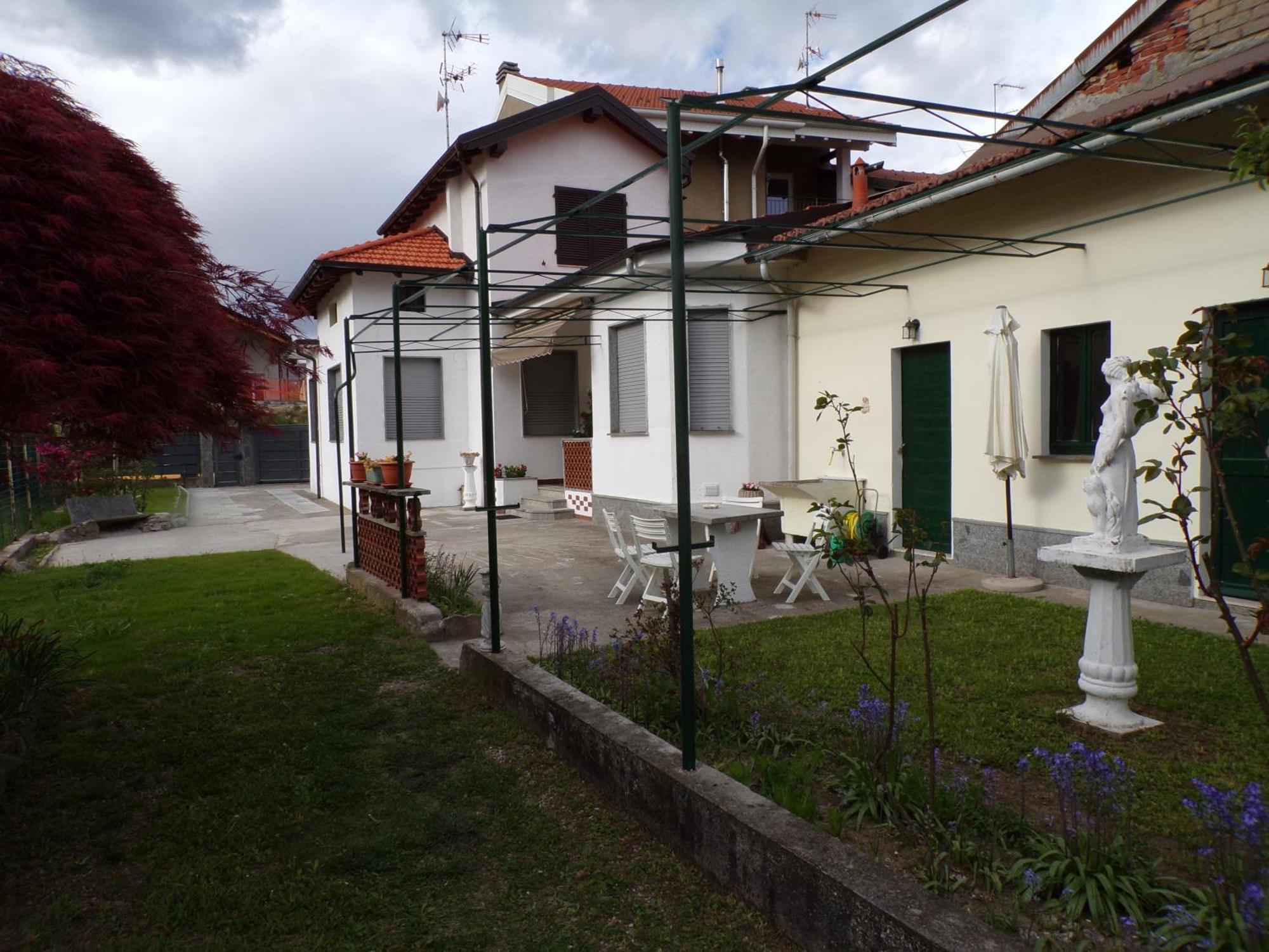 Casa Vacanze Terra Di Mezzo 인보리오인페리오레 외부 사진